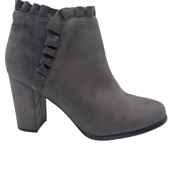 NEW Ankle Boots Block Heel Womens 9 Gray‎ Ruffle Trim Booties Casual Shoes - Picture 1 of 8